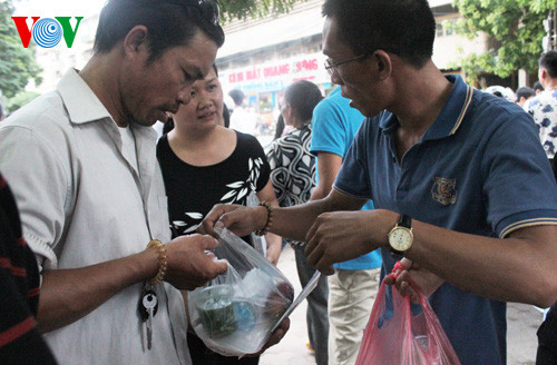 Bị đe dọa vì phát cơm miễn phí cho thí sinh thi Đại học ảnh 9