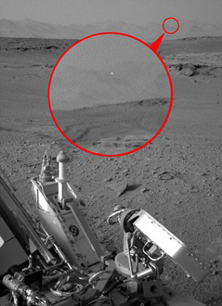  UFO bay lên rồi hạ cánh xuống sao Hỏa? ảnh 2