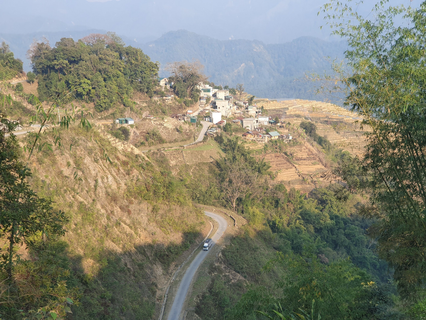 Đường lên xã Thu Lũm