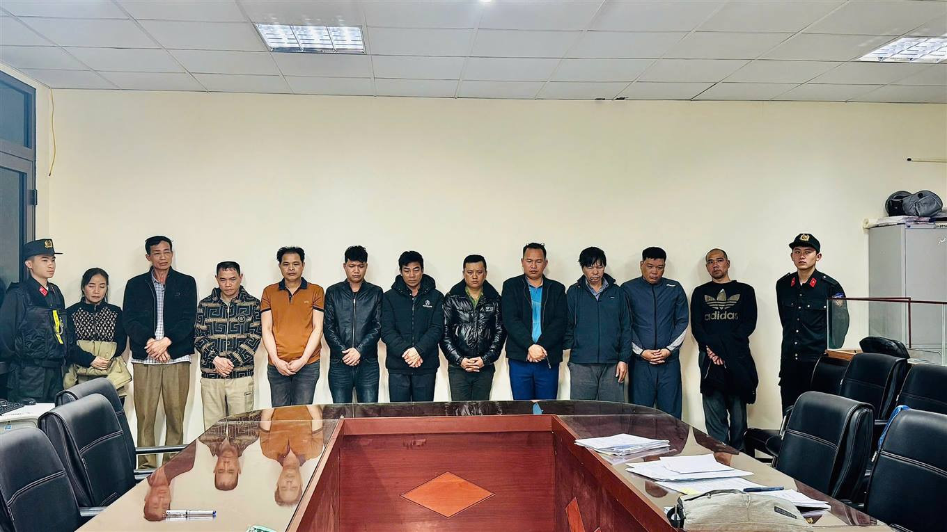 Các đối tượng bị tạm giữ hình sự tại Công an tỉnh Lào Cai. Ảnh: Tống Huệ Các đối tượng bị tạm giữ hình sự tại Công an tỉnh Lào Cai. Ảnh: Tống Huệ