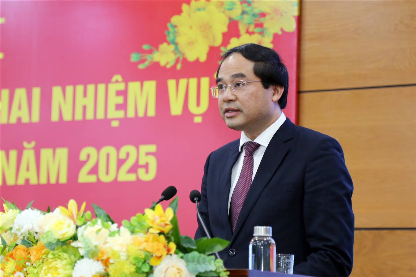 Bí thư Tỉnh ủy, Chủ tịch Ủy ban nhân dân tỉnh Lào Cai Trịnh Xuân Trường tại một hội nghị. Ảnh: CTT tỉnh Lào Cai Bí thư Tỉnh ủy, Chủ tịch Ủy ban nhân dân tỉnh Lào Cai Trịnh Xuân Trường tại một hội nghị. Ảnh: CTT tỉnh Lào Cai