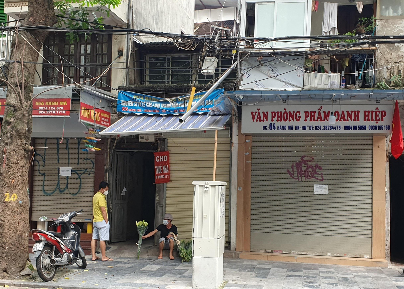 Nhiều cửa hàng đã trưng biển cho thuê, nhượng lại...