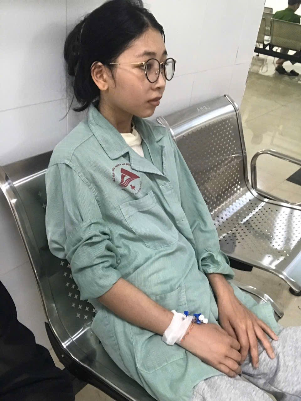 Em Lý Thị Lan, học sinh lớp 12A1 Trường THPT số 1 Bắc Hà, cũng lỡ hẹn với kỳ thi THPT vì bị K vòm họng