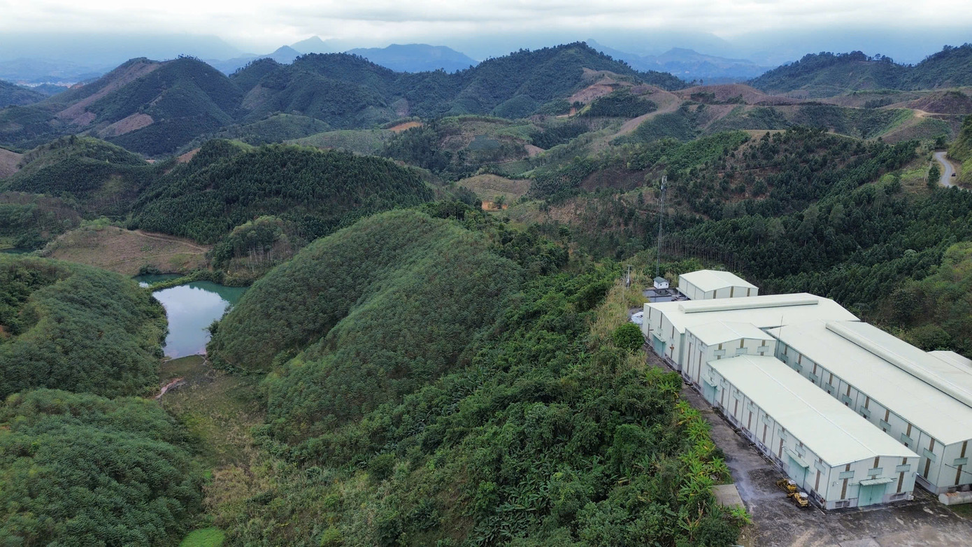 Nhà đầu tư dự án Đầu tư xây dựng công trình khai thác và chế biến graphit Nậm Thi - Lào Cai là Công ty CP CARAT có địa chỉ tại phường Nhân Chính, quận Thanh Xuân, TP. Hà Nội.