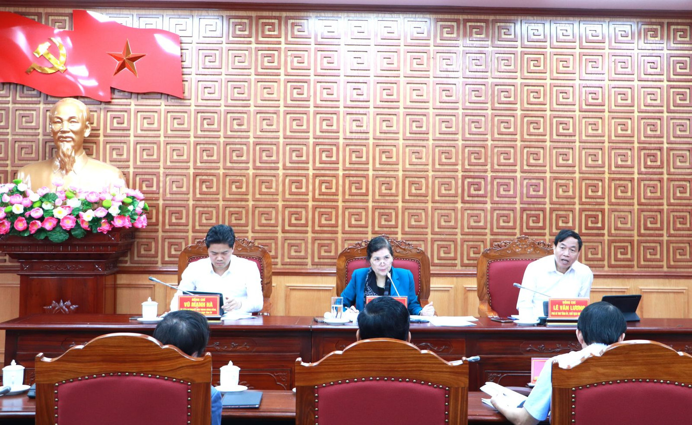 Ban Chấp hành Đảng bộ tỉnh Lai Châu đã tổ chức Hội nghị cho ý kiến về Đề án sắp xếp đơn vị hành chính cấp xã. Trong ảnh: Bà Giàng Páo Mỷ, Bí thư Tỉnh ủy Lai Châu chủ trì. Ảnh: Nguyễn Chanh.