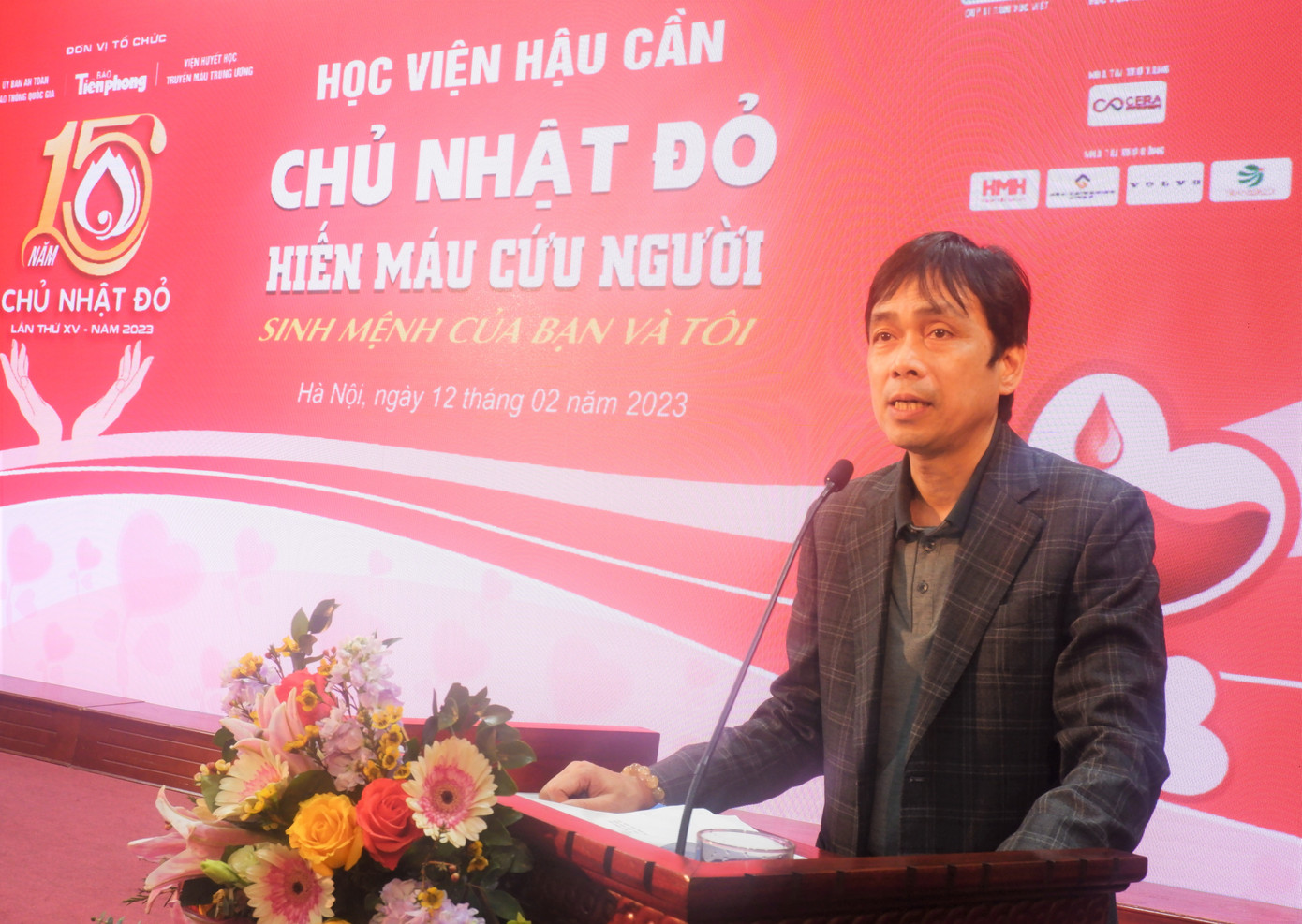 Nhà báo Nguyễn Huy Lộc, Ủy viên Ban Biên tập Báo Tiền Phong, thay mặt Ban Tổ chức Chủ nhật Đỏ và những người bệnh được tiếp nhận máu trân trọng cảm ơn lãnh đạo, chỉ huy các cấp của HV Hậu cần và cá nhân mỗi cán bộ, đoàn viên thanh niên đã đồng hành và lan tỏa tinh thần thiện nguyện của Chủ nhật Đỏ.