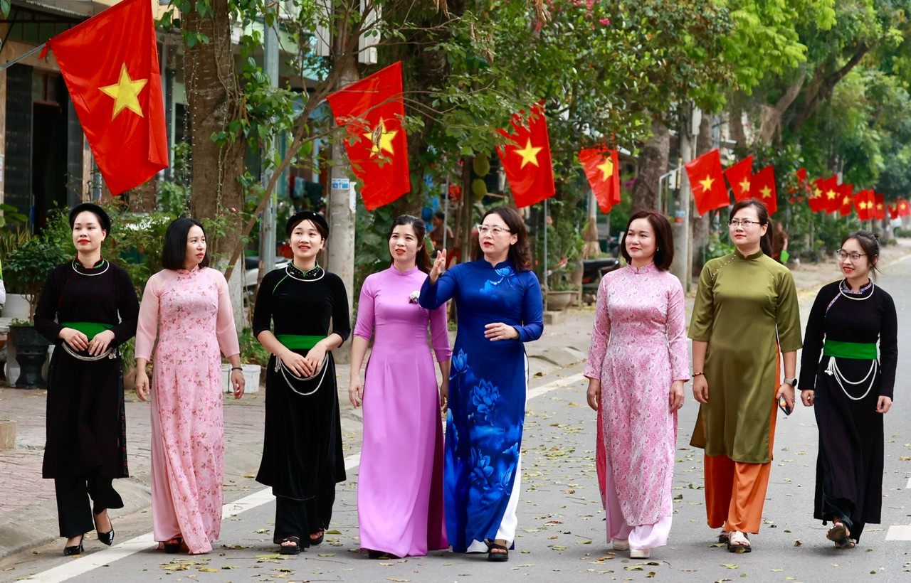 Đến thời điểm này, đây là đường cờ Tổ quốc dài nhất trên địa bàn thành phố Lào Cai