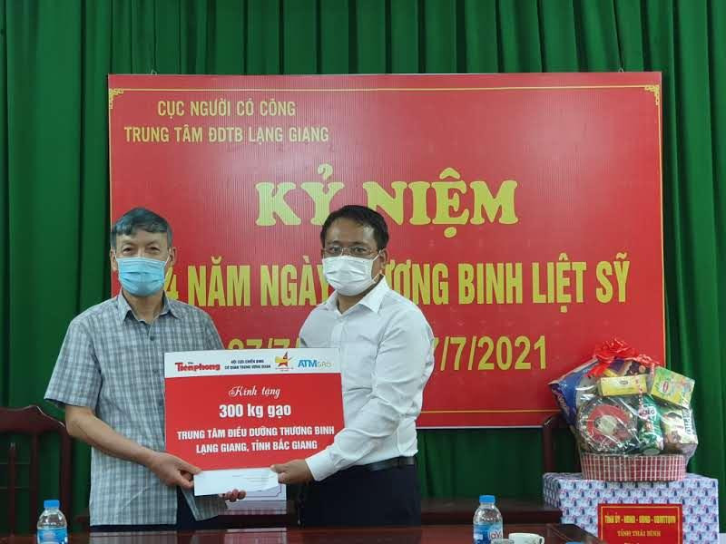 Trung tâm Chăm sóc Thương binh Lạng Giang (Bắc Giang) là nơi nuôi dưỡng 45 thương, bệnh binh nặng, mất sức từ 81% trở lên của hơn 20 tỉnh, thành phố. Đa phần các thương, bệnh binh ở đây có tuổi đời cao, các vết thương cũ thường xuyên tái phát.