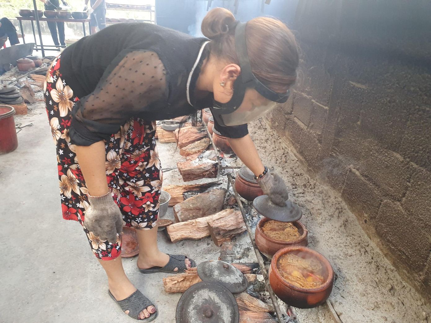 Cá kho phải khô, vị thơm ngầy ngậy, thịt chắc, màu sắc đẹp.