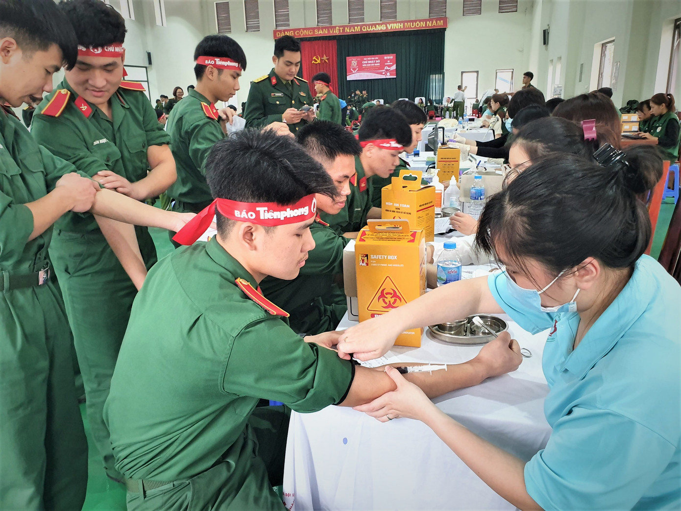 Đoàn viên thanh niên nhận thức được ý nghĩa cao cả của hoạt động hiến máu tình nguyện, biết cảm thông, chia sẻ và sẵn sàng hiến những giọt máu tình nguyện, nghĩa tình để cứu người.