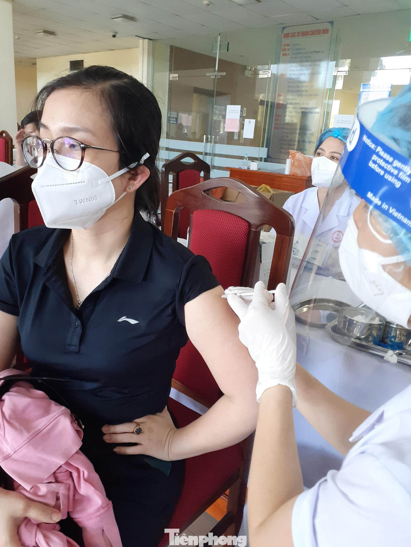 Đây là đợt tiêm thứ 3 trong chiến dịch tiêm vắc - xin phòng COVID-19 tại tỉnh Bắc Giang. Đây là đợt tiêm thứ 3 trong chiến dịch tiêm vắc - xin phòng COVID-19 tại tỉnh Bắc Giang.