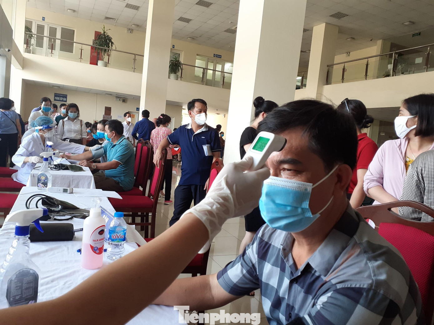 Thời gian thực hiện tiêm cho cán bộ, công chức, người lao động thường xuyên tiếp xúc với công dân thuộc các cơ quan, ban, ngành, đoàn thể tỉnh xong trước ngày 15/6. Thời gian thực hiện tiêm cho cán bộ, công chức, người lao động thường xuyên tiếp xúc với công dân thuộc các cơ quan, ban, ngành, đoàn thể tỉnh xong trước ngày 15/6.