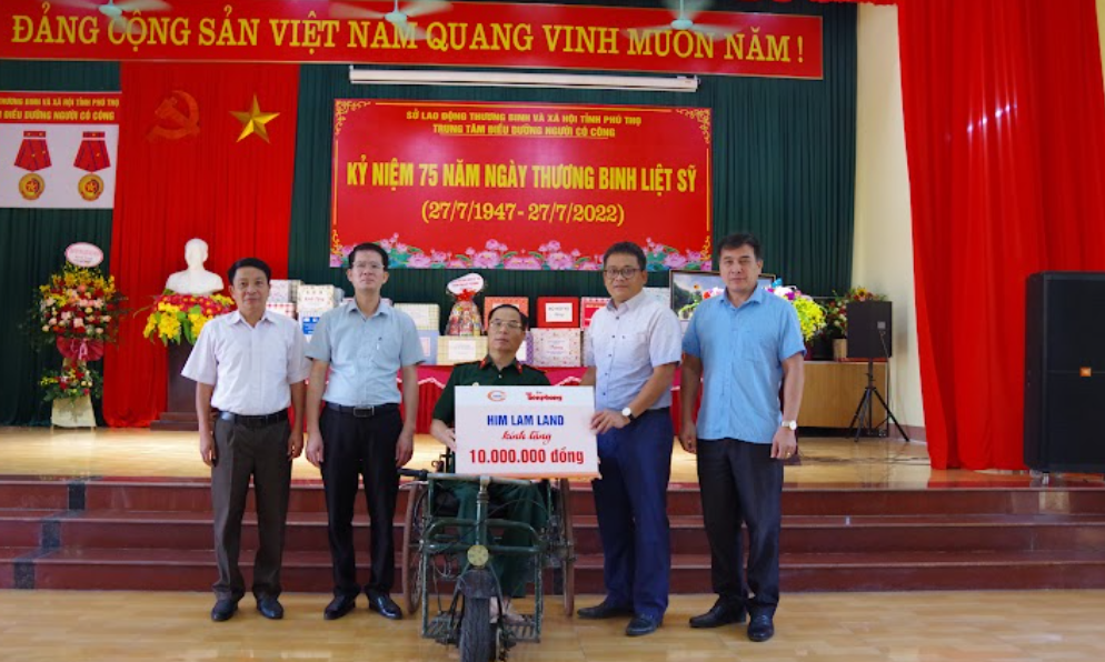 Trung tâm Điều dưỡng người có công tỉnh Phú Thọ hiện đang chăm sóc, điều trị 31 thương, bệnh binh, có tỷ lệ thương tật, mất sức lao động từ 81% trở. Các đồng chí được chăm sóc, điều trị tại đây đến từ các địa phương TP. Hà Nội, Vĩnh Phúc, Thái Nguyên, Tuyên Quang, Hòa Bình và Phú Thọ. Ngoài ra, hằng năm Trung tâm còn điều dưỡng luân phiên cho 3 nghìn người có công với cách mạng trên địa bàn tỉnh Phú Thọ.