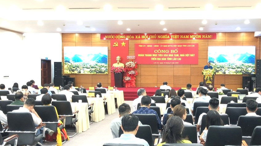 Lào Cai hoàn thành mục tiêu xóa nhà tạm, nhà dột nát trước thời hạn. Lào Cai hoàn thành mục tiêu xóa nhà tạm, nhà dột nát trước thời hạn.