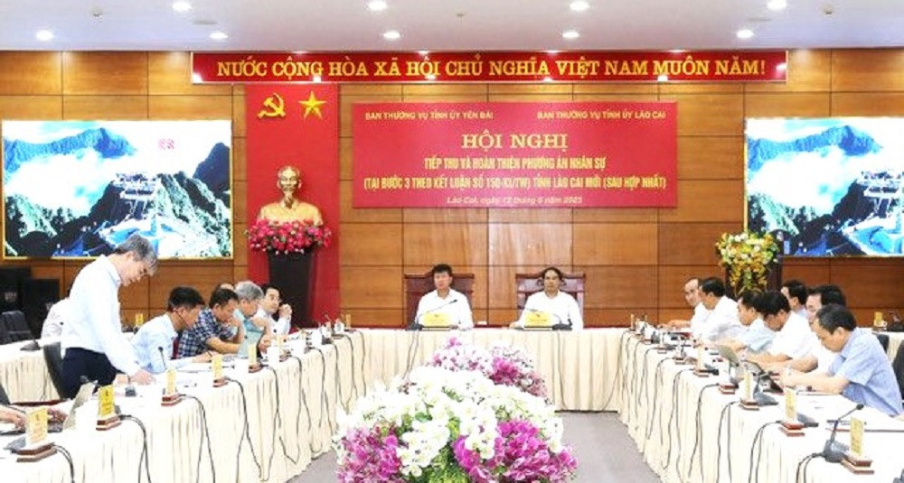 Ban Thường vụ Tỉnh ủy Lào Cai và Ban Thường vụ Tỉnh ủy Yên Bái tổ chức Hội nghị tiếp thu và hoàn thiện phương án nhân sự. Ảnh: Báo Lào Cai Ban Thường vụ Tỉnh ủy Lào Cai và Ban Thường vụ Tỉnh ủy Yên Bái tổ chức Hội nghị tiếp thu và hoàn thiện phương án nhân sự. Ảnh: Báo Lào Cai