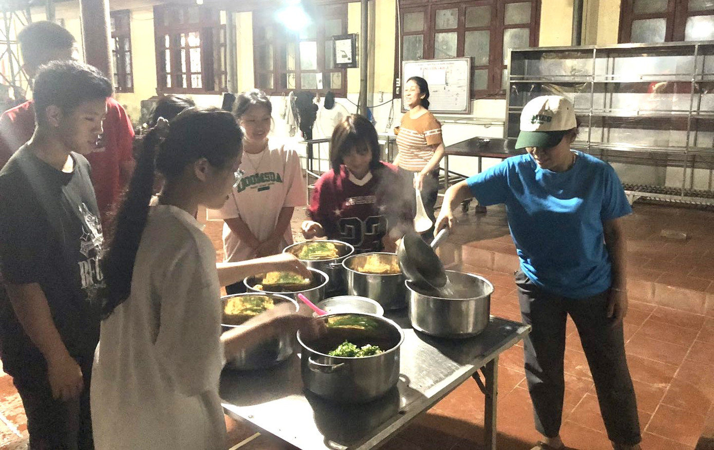 Những bữa ăn đêm sẽ giúp các em có thêm dinh dưỡng, giữ sức khỏe và tinh thần ổn định để ôn bài hiệu quả, sẵn sàng bước vào kỳ thi tốt nghiệp THPT.