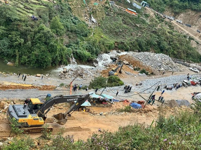 Công trường thi công công trình Thủy điện Tả Páo Hồ 1A ở huyện Phong Thổ (Lai Châu) xảy ra vụ sạt lở. Ảnh: Việt Dũng. Công trường thi công công trình Thủy điện Tả Páo Hồ 1A ở huyện Phong Thổ (Lai Châu) xảy ra vụ sạt lở. Ảnh: Việt Dũng.