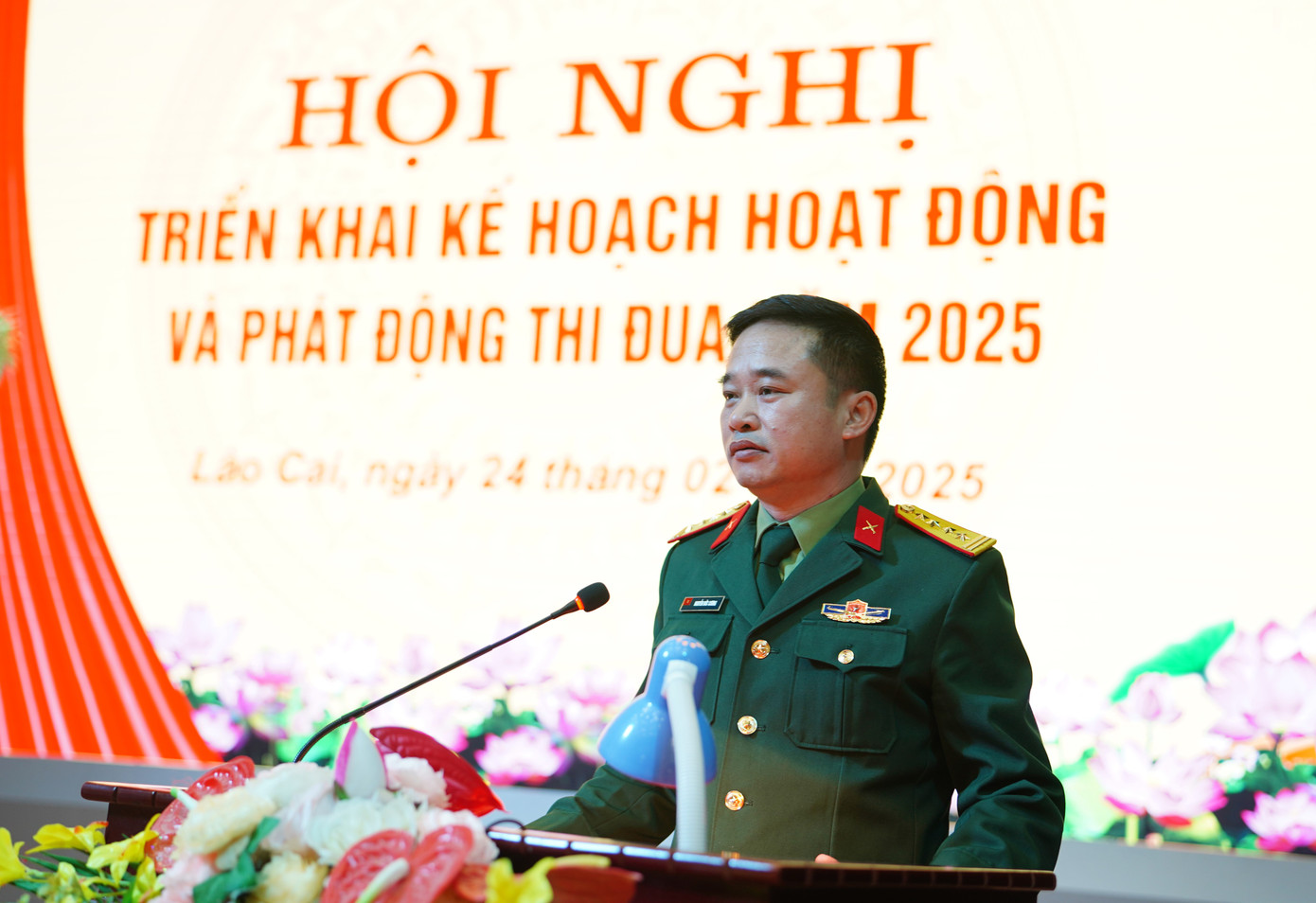 Đại tá Nguyễn Đức Cương, Chính ủy Bộ Chỉ huy quân sự (CHQS) tỉnh Lào Cai (đơn vị Trưởng khối thi đua năm 2025 của Quân khu 2) phát biểu