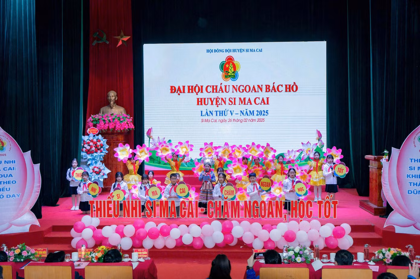 Các tiết mục văn nghệ chào mừng Đại hội Cháu ngoan Bác Hồ huyện Si Ma Cai.