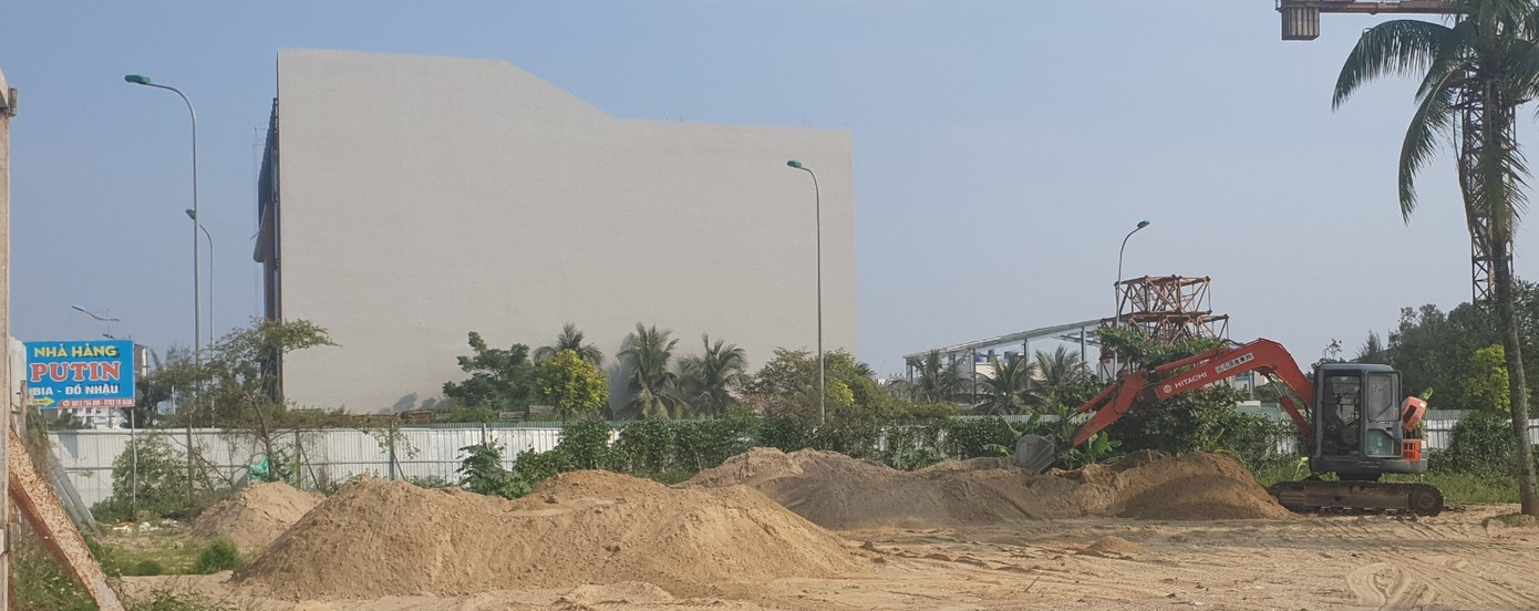 Điểm tập kết cát xây dựng lớn với diện tích hàng nghìn m2 trên khu phố Thành Thái