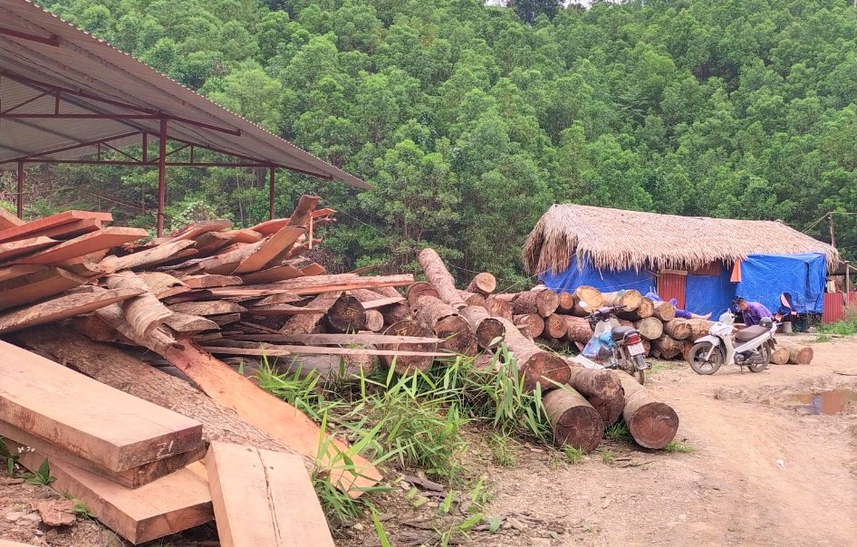 Gần đó là nhà ở công nhân