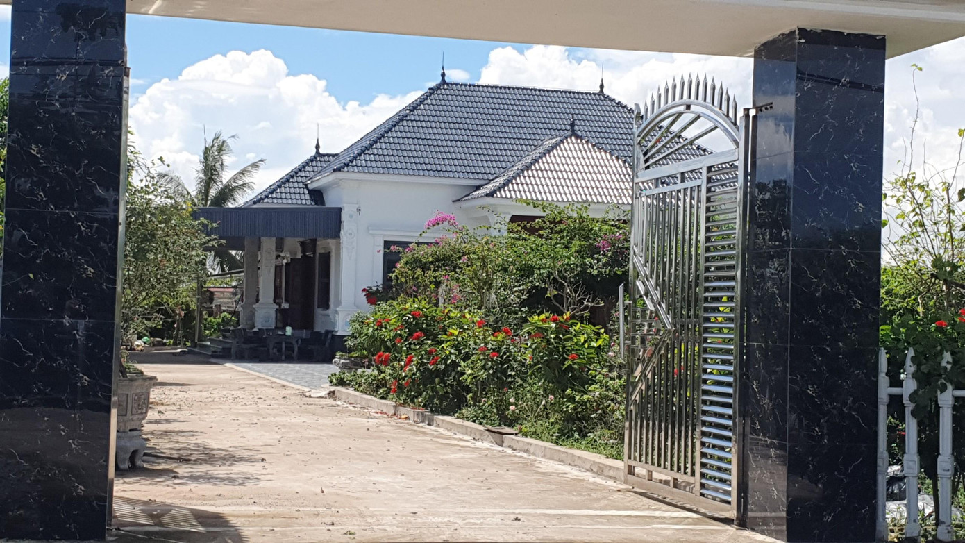 Nhà vườn, nhà kiên cố rộng hàng trăm m2 được xây dựng trên đất trang trại chăn nuôi, nuôi trồng thuỷ sản tại thôn Nam Đồng Bắc Nhà vườn, nhà kiên cố rộng hàng trăm m2 được xây dựng trên đất trang trại chăn nuôi, nuôi trồng thuỷ sản tại thôn Nam Đồng Bắc