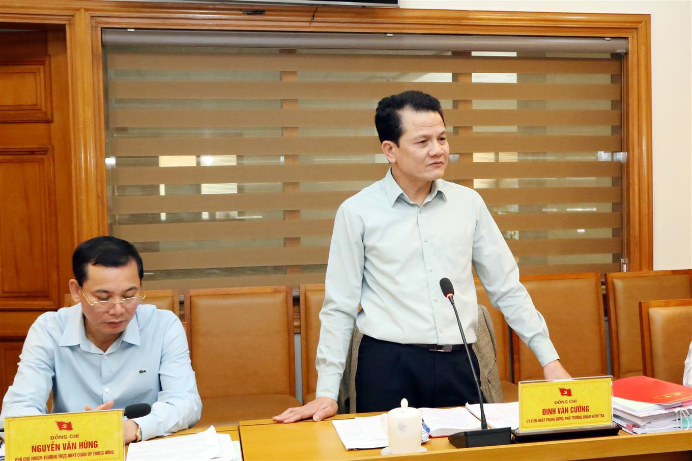 Ông Đinh Văn Cường - Ủy viên Ủy ban Kiểm tra Trung ương, Phó Trưởng Đoàn Kiểm tra đánh giá cao công tác lãnh, chỉ đạo, kết quả trong thực hiện các chỉ thị, nghị quyết của Đảng ủy UBND tỉnh Lào Cai. Ảnh CTT tỉnh Lào Cai.