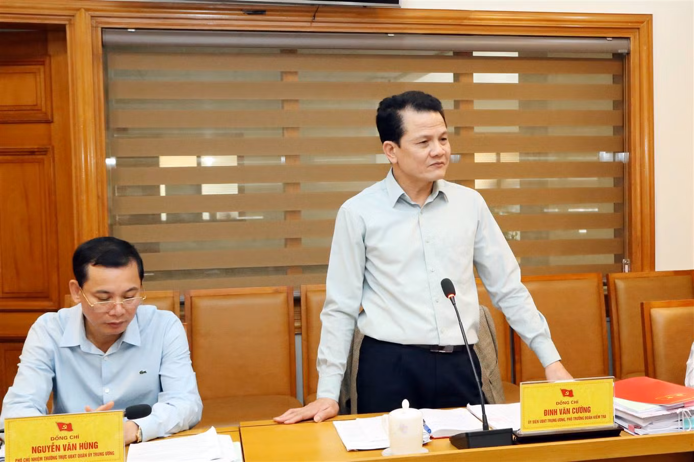 Ông Đinh Văn Cường - Ủy viên Ủy ban Kiểm tra Trung ương, Phó Trưởng Đoàn Kiểm tra đánh giá cao công tác lãnh, chỉ đạo, kết quả trong thực hiện các chỉ thị, nghị quyết của Đảng ủy UBND tỉnh Lào Cai. Ảnh CTT tỉnh Lào Cai.