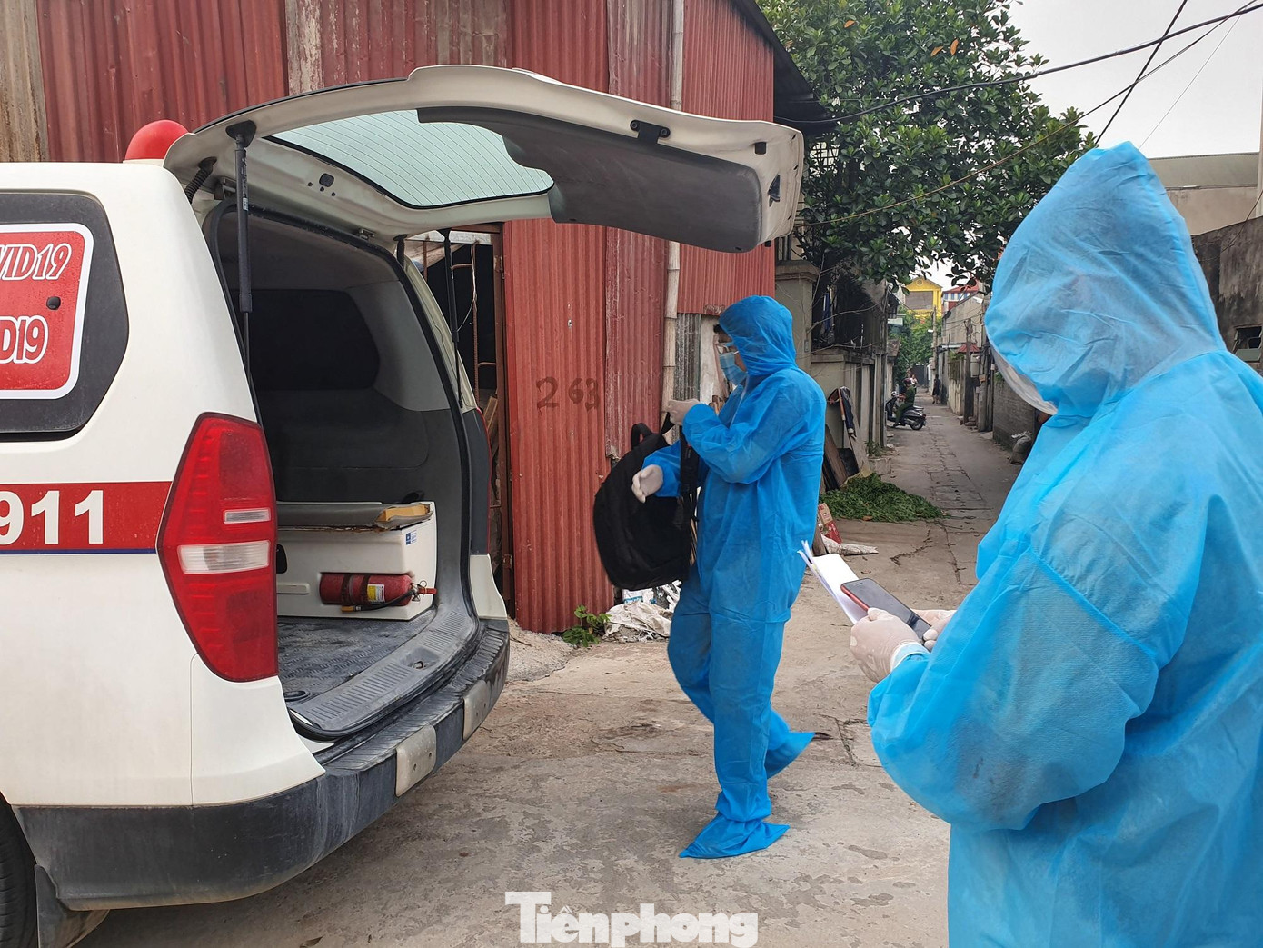 Có trường hợp F1 phải nhờ lực lượng an ninh đến cưỡng chế mới đưa đi được, như thế có khi phải chờ cả tiếng đồng hồ.