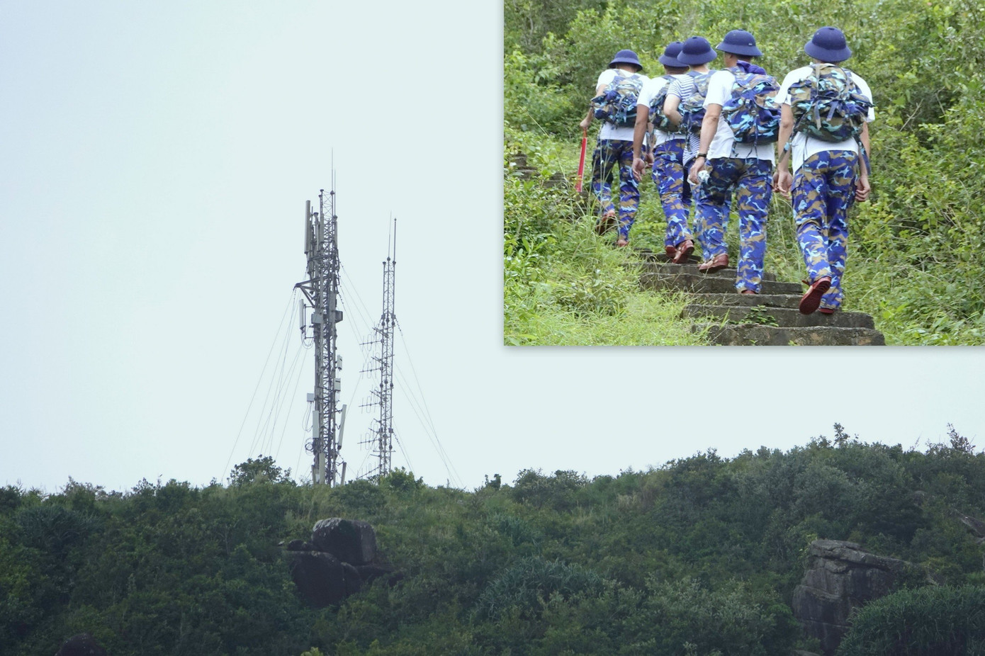 Cán bộ, chiến sĩ Trạm ra-đa 555 hành quân lên khu A trên đỉnh núi Gành trực chiến đấu. Ảnh: Nguyễn Minh