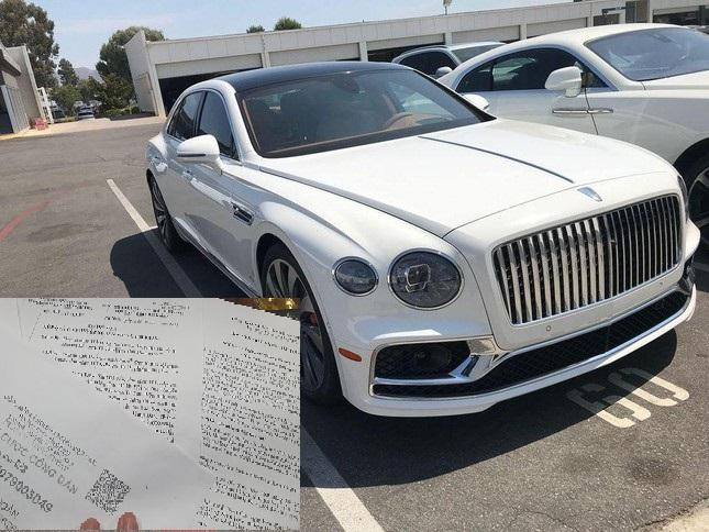 Các siêu xe được nhập theo diện biếu tặng (ảnh to) và các tài liệu liên quan đến vụ việc tố giác của ông Đoàn (ảnh nhỏ)