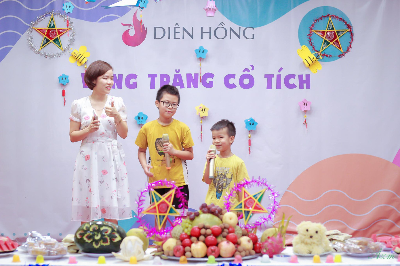 Trong ngày hội, đã có rất nhiều tiết mục văn nghệ đặc sắc được thể hiện bởi các cụ, các em nhỏ, con cháu của các cụ cao tuổi.