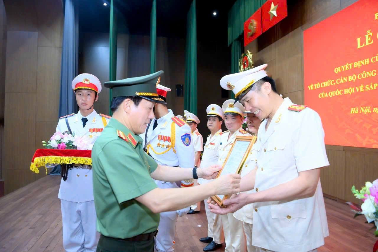 Đại tá Cao Minh Huyền - Giám đốc Công an tỉnh Lào Cai (trước khi sáp nhập) giữ chức vụ Giám đốc Công an tỉnh Lào Cai (sau sáp nhập). Ảnh: Tống Huệ