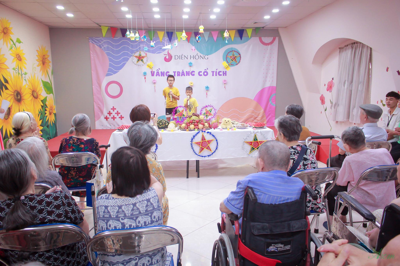 Các tiết mục văn nghệ cũng được nhân viên, điều dưỡng chuẩn bị vô cùng đặc sắc.