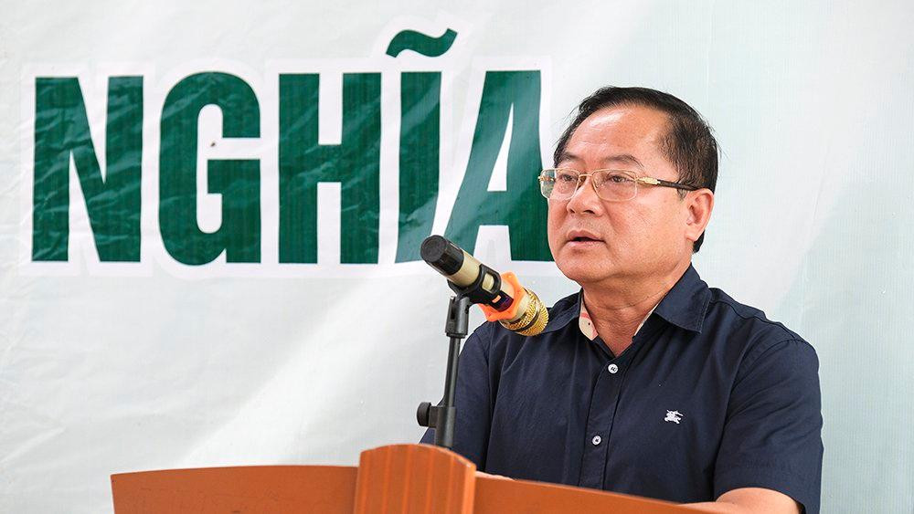 Tổng Biên tập báo Tiền Phong Lê Xuân Sơn cho hay, từ nhiều năm nay, mỗi năm, Tập đoàn Phúc Sơn dành 1 tỷ đồng cho chương trình tặng quà và hỗ trợ xây dựng nhà tình nghĩa cho cựu TNXP có hoàn cảnh khó khăn. “Năm nay, Tập đoàn Phúc Sơn dành 7 tỷ đồng ủng hộ chương trình do Ủy ban MTTQ tỉnh Hòa Bình và báo Tiền Phong phối hợp tổ chức hỗ trợ xây dựng 120 căn nhà tình nghĩa cho những người có công, các đối tượng chính sách và cựu TNXP của tỉnh Hoà Bình. Đây là việc làm tốt đẹp, chứng tỏ trách nhiệm xã hội rất lớn cũng như tấm lòng thơm thảo của lãnh đạo, cán bộ, nhân viên Tập đoàn Phúc Sơn. Báo Tiền Phong trân trọng cảm ơn nghĩa cử đó và chúc mừng những người có công, các đối tượng chính sách, các cựu TNXP sẽ được nhận hỗ trợ từ chương trình&quot;, nhà báo Lê Xuân Sơn nói.