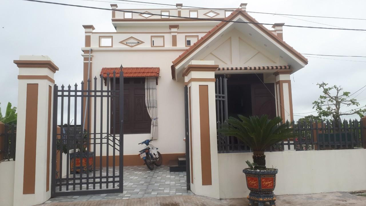 Công trình xây dựng trên hành lang đê số 5 thuộc xóm 14 thôn Tân Hưng 2.