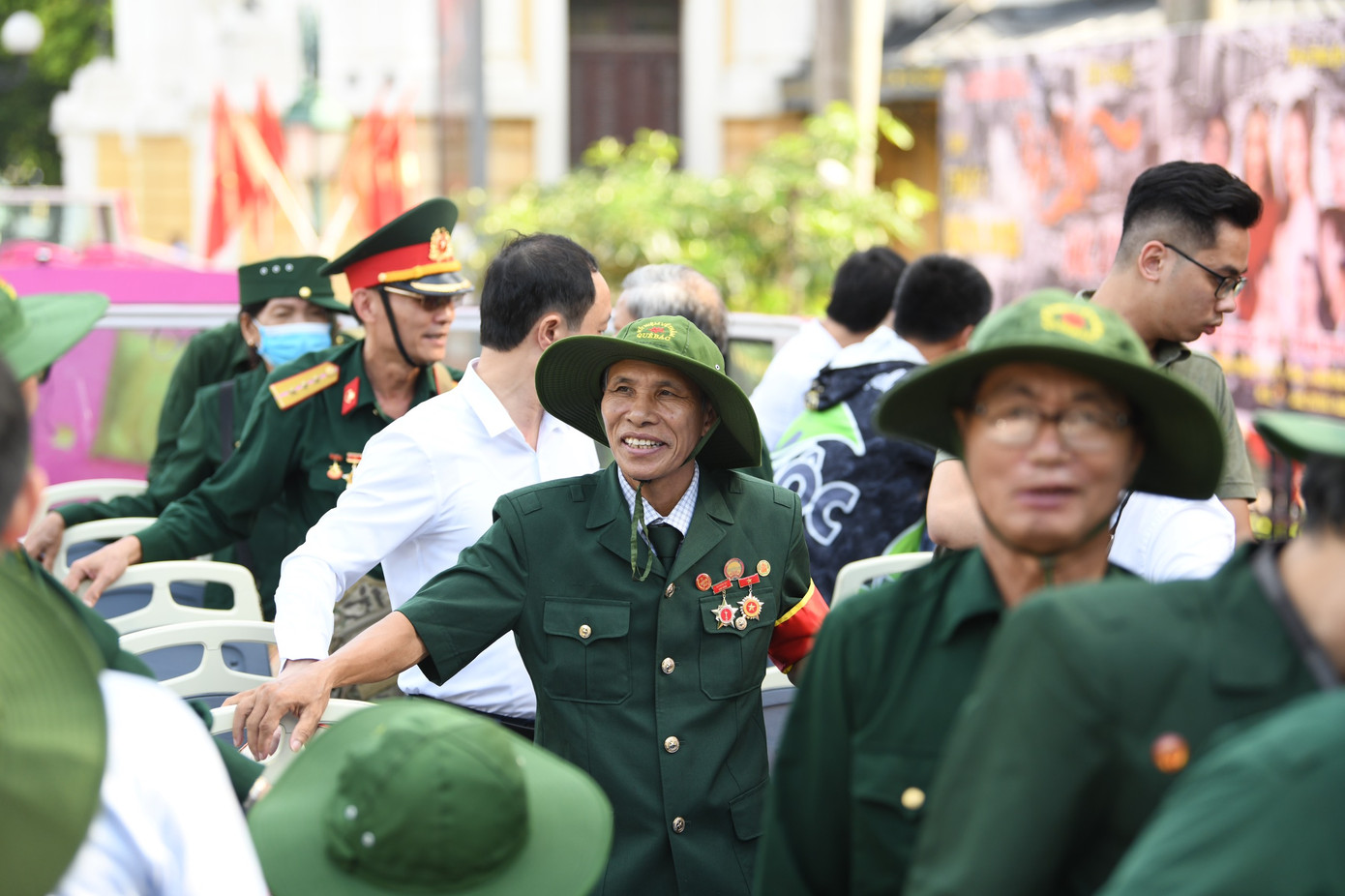 Hầu như ai cũng mong chờ hoạt động này, bởi trước kia họ chưa từng được trải nghiệm đi xe buýt hai tầng.