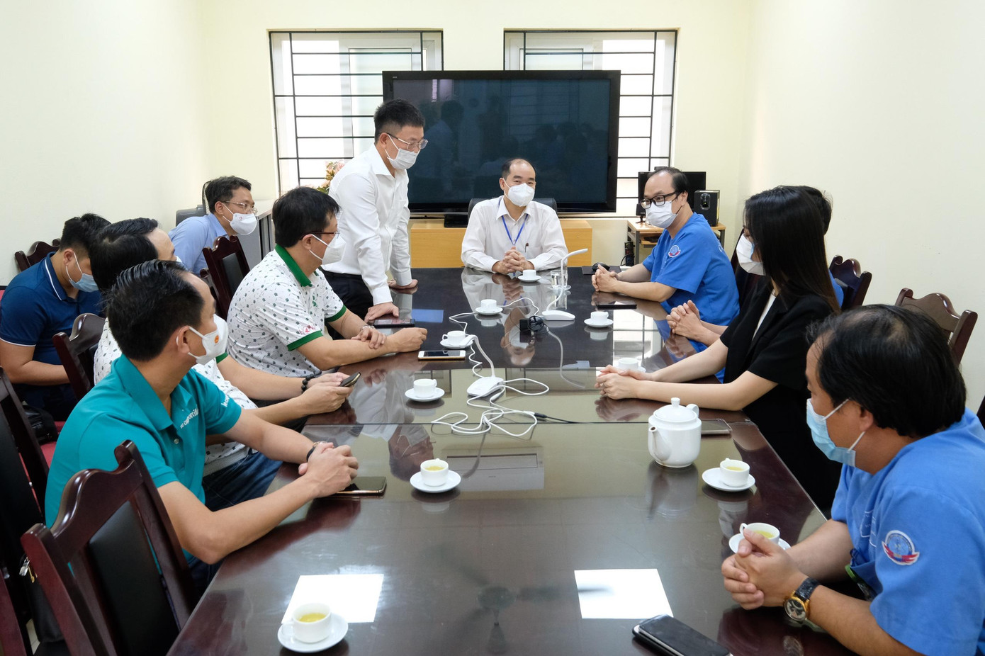 Nhà báo Phùng Công Sưởng, Phó Tổng Biên tập Báo Tiền Phong phát biểu. Nhà báo Phùng Công Sưởng, Phó Tổng Biên tập Báo Tiền Phong phát biểu.