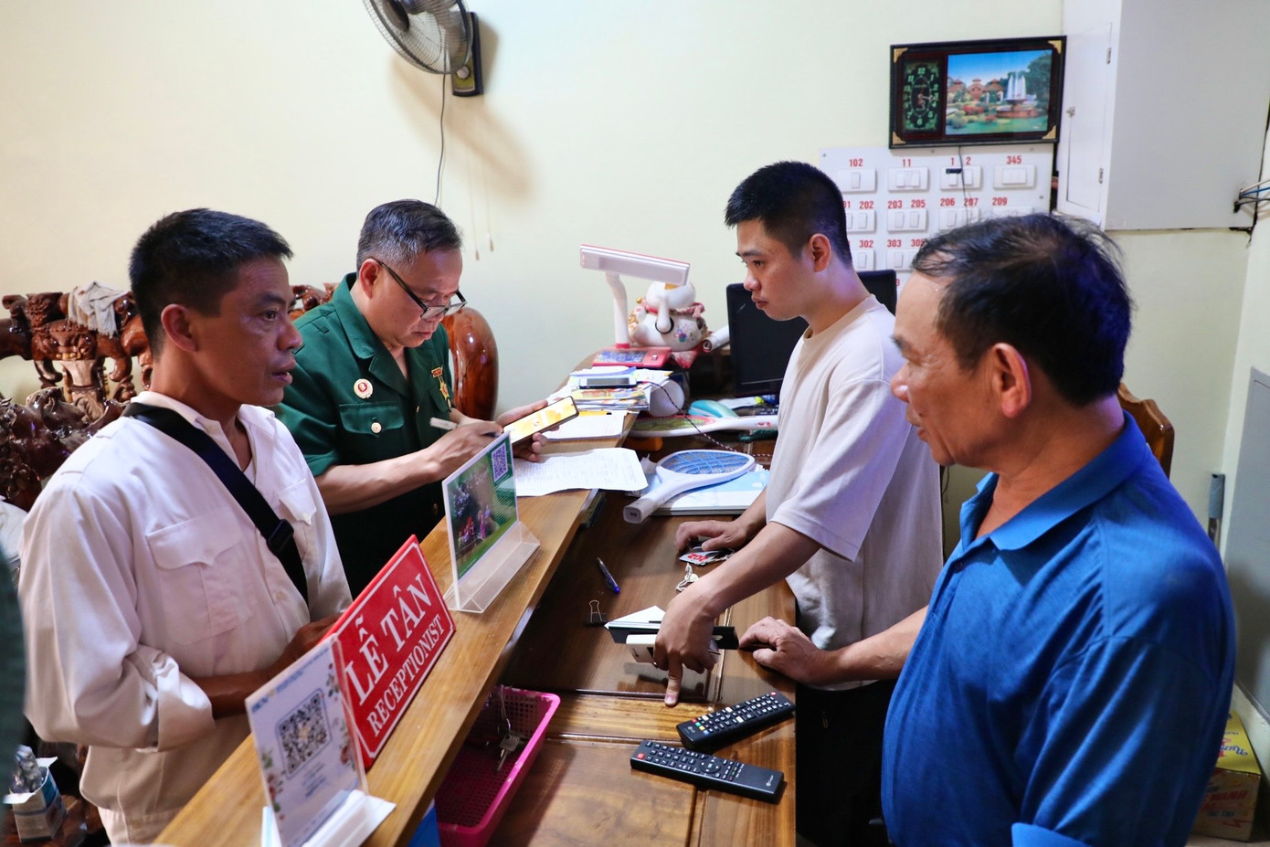 Nhiều cơ sở lưu trú đã kín khách đặt phòng đến ngày 7/5. Nhiều cơ sở lưu trú đã kín khách đặt phòng đến ngày 7/5.