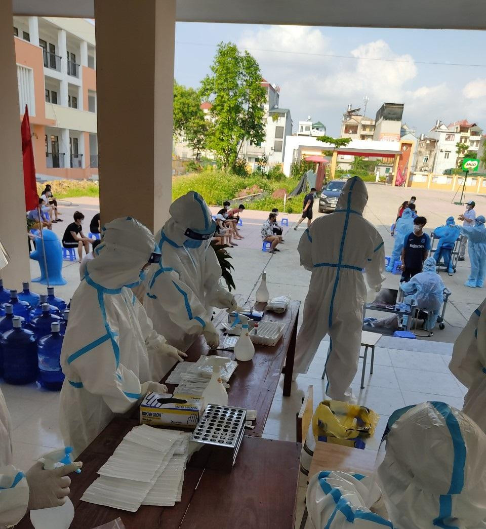 Theo thông báo của Bắc Giang, trong những ngày tới số lượng ca F0 vẫn tiếp tục tăng, qua kết quả test nhanh số lượng công nhân bị phơi nhiễm cao, số lượng mẫu đang chạy khẳng định PCR còn lớn.