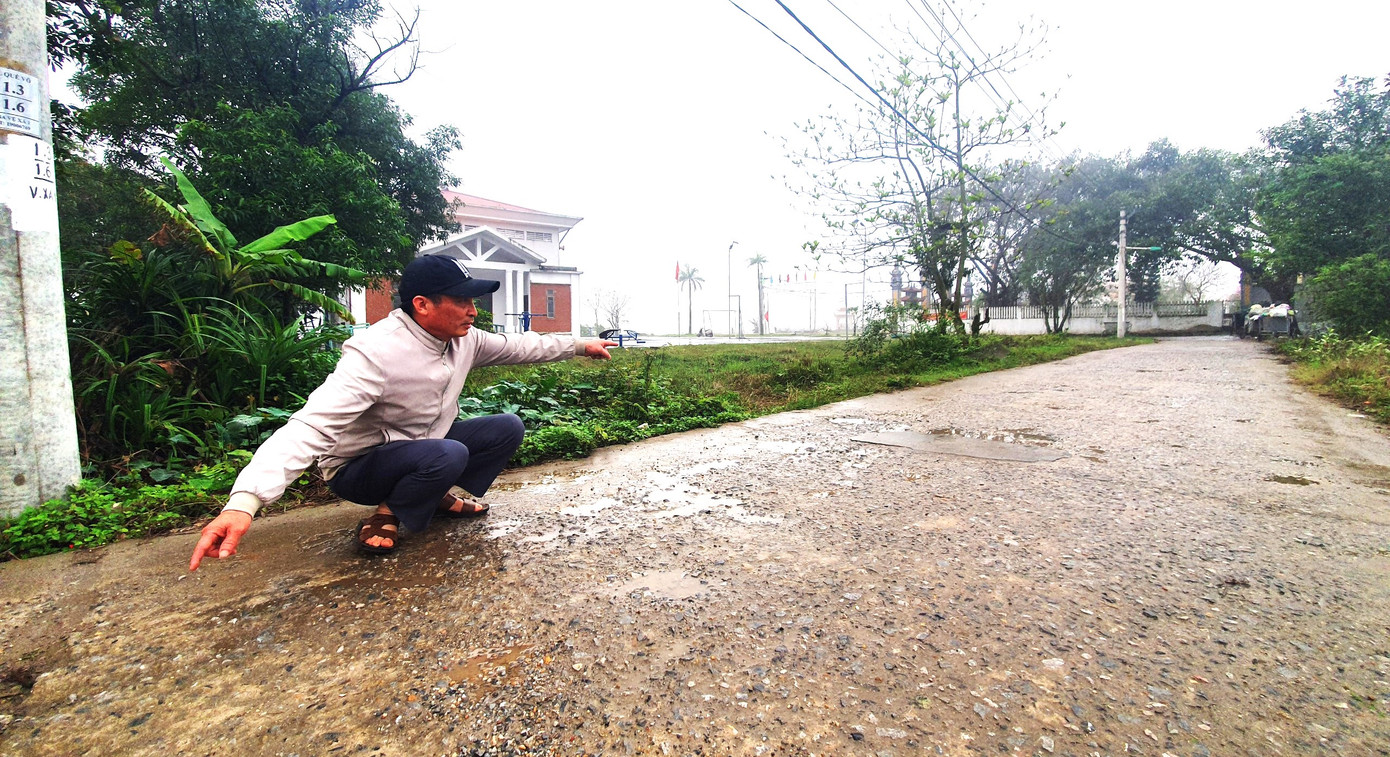 Đường nông thôn mới được xây dựng tại thôn Vệ Xá