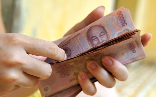 Không tăng lương lấy đâu tiền đi chợ