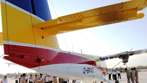 Thuỷ phi cơ DHC-6 nhìn từ phía sau