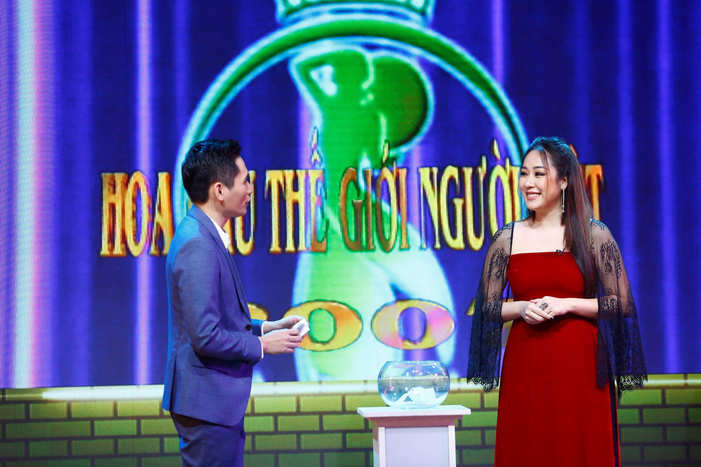 Ngô Phương Lan là người đầu tiên đăng quang danh hiệu Hoa hậu Thế giới người Việt nưm 2007