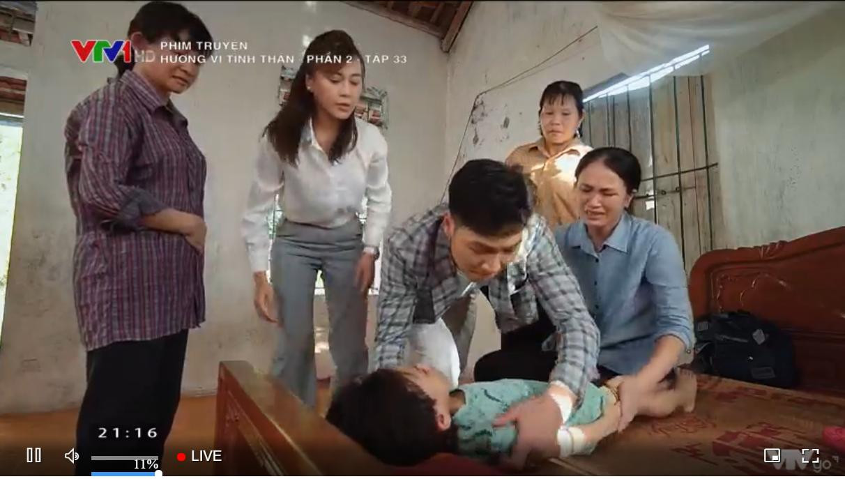 Vợ chồng Nam-Long nhanh chóng đi cứu đứa bé Vợ chồng Nam-Long nhanh chóng đi cứu đứa bé