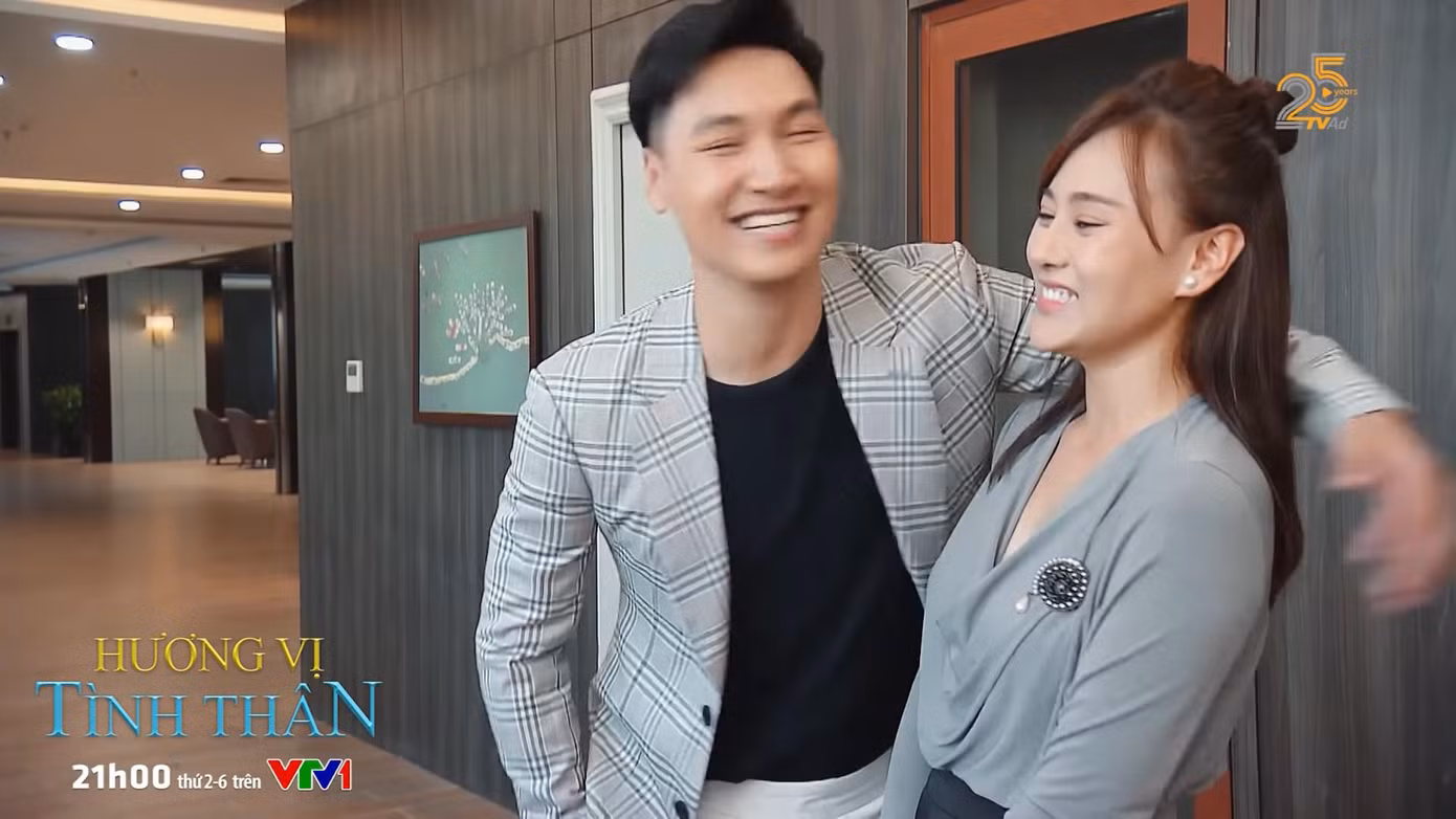 Long lại coi chuyện mẹ đi thi là chuyện vui