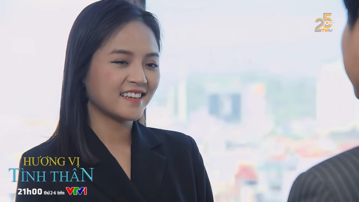 Thy gặp lại Phi ở công ty