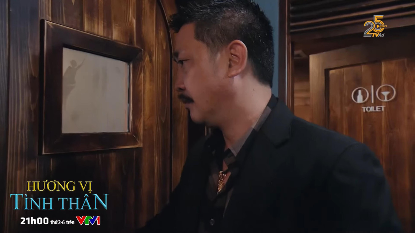 Ông Tấn tình cờ nghe được câu chuyện của Thy và bà Sa Ông Tấn tình cờ nghe được câu chuyện của Thy và bà Sa