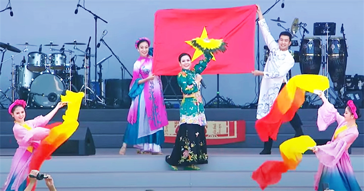 Lương Nguyệt Anh trình diễn "Cô đôi Thượng ngàn" tại Army Games 2021