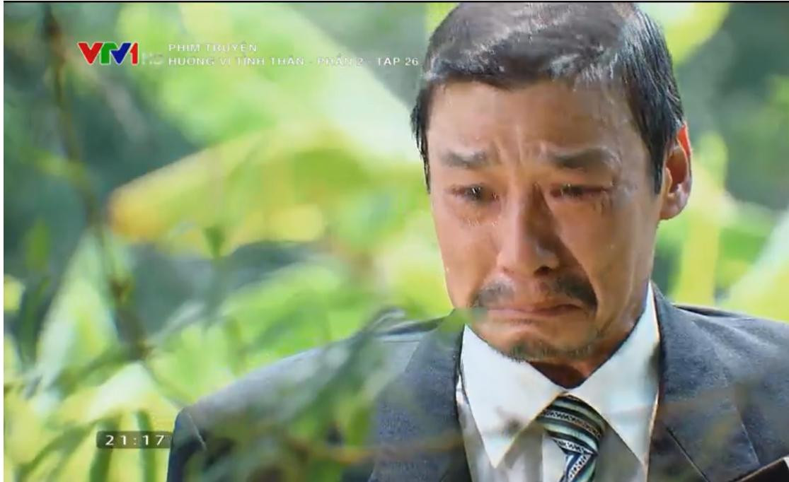 Ông Sinh gạt nước mắt nhìn Nam-Long tổ chức hôn lễ